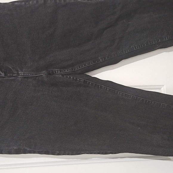 Frank and Oak The Stevie Tapered Fit High Rise Jean in Washed Black - Picture 4 of 10